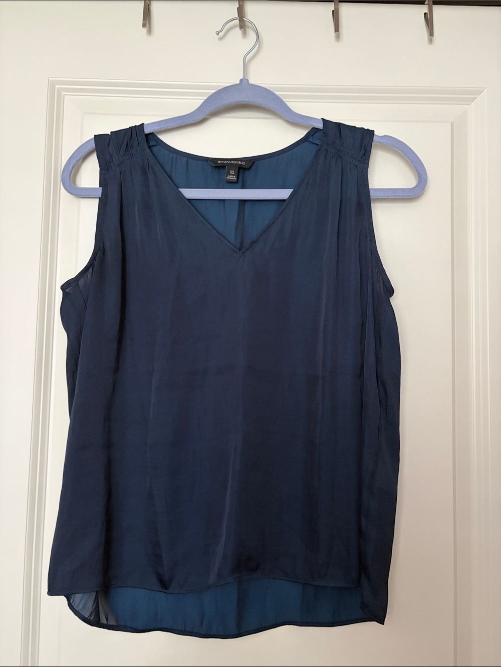 Banana Republic Navy V-Neck Sleeveless Camisole